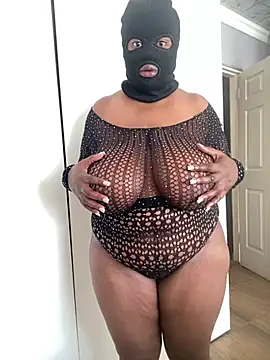 curvywithbigtitties online show from July 29, 11:19 am