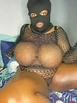 curvywithbigtitties online show from July 31, 8:08 pm