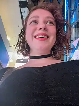 Snapshot of lucy-joy chatting on November 5, 10:15 am lucy-joy online show from November 5, 10:15 am