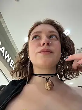 Snapshot of lucy-joy chatting on November 15, 10:23 am lucy-joy online show from November 15, 10:23 am