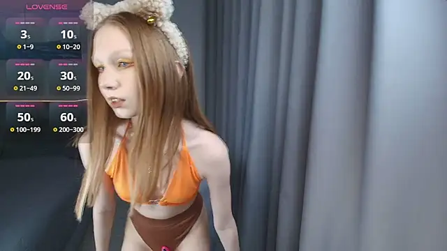 FoxyMira online show from September 22, 1:24 pm