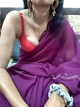 Yourhotsweetgirl online show from November 3, 4:14 am