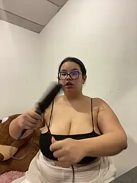 Snapshot of Emily_Taylor2 chatting on September 13, 2:33 am Emily Taylor2 online show from September 13, 2:33 am