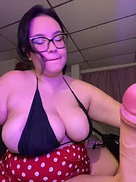 Snapshot of Emily_Taylor2 chatting on October 2, 1:56 am Emily Taylor2 online show from October 2, 1:56 am