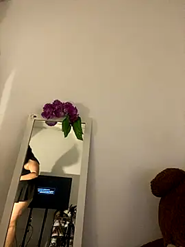 Snapshot of Emily_Taylor2 chatting on November 14, 9:46 pm Emily Taylor2 online show from November 14, 9:46 pm