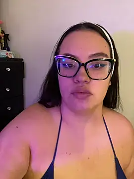 Snapshot of Emily_Taylor2 chatting on November 25, 2:00 am Emily Taylor2 online show from November 25, 2:00 am