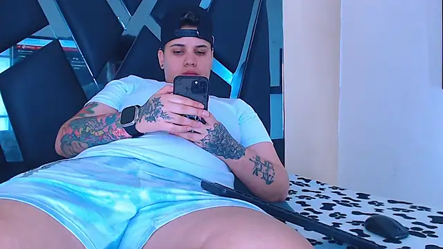 Snapshot of karla_sexy21 chatting on November 29, 4:37 am karla sexy21 online show from November 29, 4:37 am