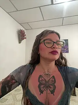 KoraSweett online show from April 6, 9:05 pm