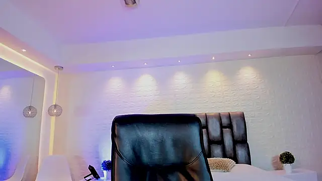 AidaJones online show from April 24, 11:12 am