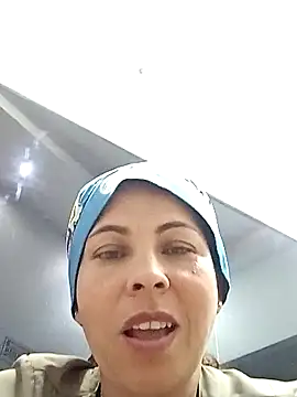 Snapshot of Yanis_Ariel12 chatting on October 5, 4:38 pm Yanis Ariel12 online show from October 5, 4:38 pm