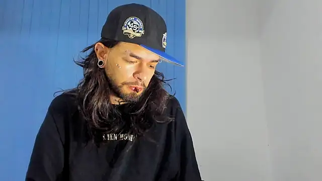 Snapshot of Theferxxo_12 chatting on October 29, 11:06 pm Theferxxo 12 online show from October 29, 11:06 pm