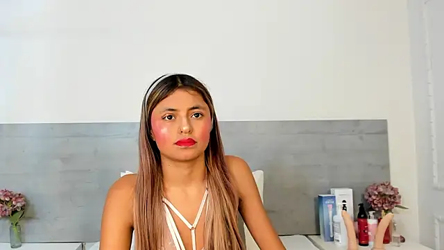 sunnyWhitee online show from February 2, 7:12 pm