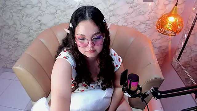 Snapshot of ShylySweet chatting on October 29, 5:10 am ShylySweet online show from October 29, 5:10 am