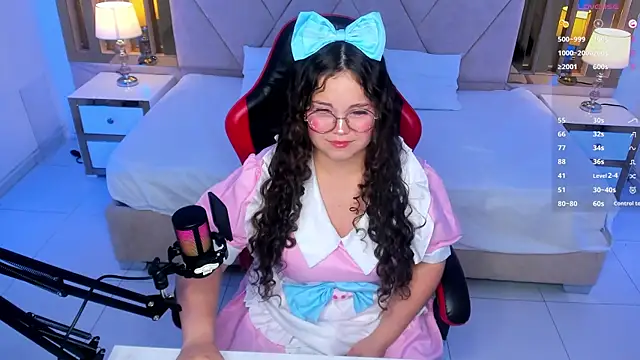 Snapshot of ShylySweet chatting on December 1, 5:34 am ShylySweet online show from December 1, 5:34 am