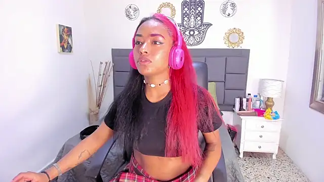 summer williams18 online show from January 9, 1:36 pm