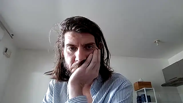 Snapshot of captainckring chatting on June 8, 10:26 am captainckring online show from June 8, 10:26 am