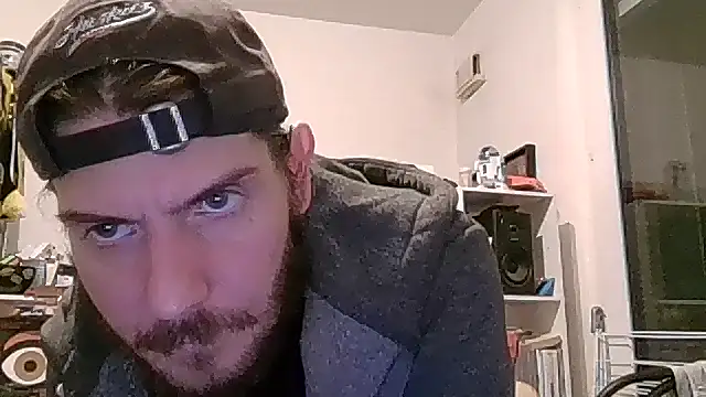 Snapshot of captainckring chatting on June 11, 2:44 am captainckring online show from June 11, 2:44 am