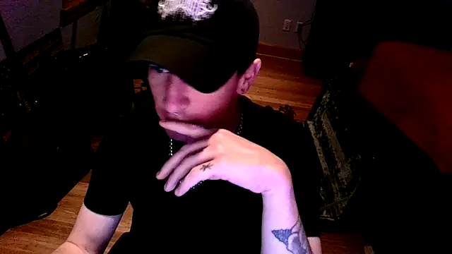 Snapshot of LEVIATHANX666 chatting on March 4, 6:19 am LEVIATHANX666 online show from March 4, 6:19 am