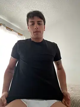 Snapshot of ErosVale chatting on September 19, 11:44 am ErosVale online show from September 19, 11:44 am