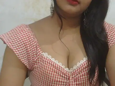 Snapshot of POOJA_199 chatting on May 16, 12:26 pm POOJA 199 online show from May 16, 12:26 pm