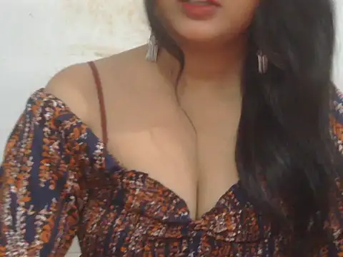 Snapshot of POOJA_199 chatting on June 2, 7:10 am POOJA 199 online show from June 2, 7:10 am