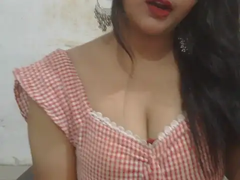 Snapshot of POOJA_199 chatting on June 4, 4:18 am POOJA 199 online show from June 4, 4:18 am