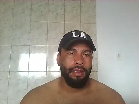 Snapshot of OliveiraSeven chatting on May 4, 6:59 pm OliveiraSeven online show from May 4, 6:59 pm