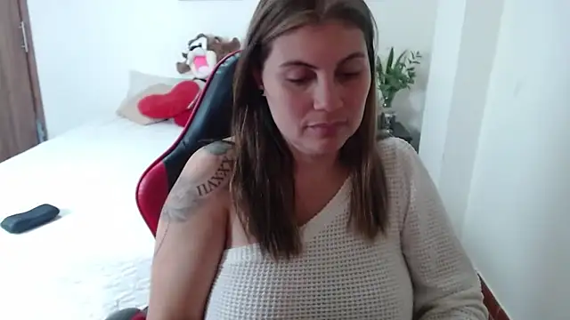 Secret Bella online show from November 10, 12:15 pm