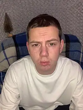 Snapshot of sal0mka chatting on December 15, 6:23 pm sal0mka online show from December 15, 6:23 pm