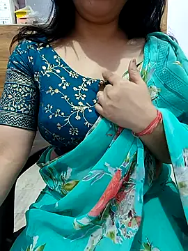 Snapshot of roshni_agrawal0 chatting on November 6, 5:19 am roshni agrawal0 online show from November 6, 5:19 am