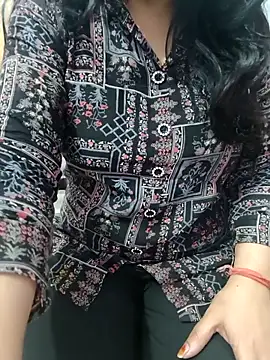 Snapshot of roshni_agrawal0 chatting on December 5, 4:54 am roshni agrawal0 online show from December 5, 4:54 am