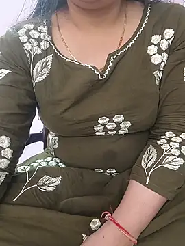 Snapshot of roshni_agrawal0 chatting on May 16, 10:47 am roshni agrawal0 online show from May 16, 10:47 am
