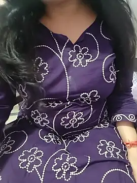 Snapshot of roshni_agrawal0 chatting on June 3, 5:51 pm roshni agrawal0 online show from June 3, 5:51 pm