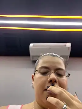 oizoe online show from December 19, 6:59 pm