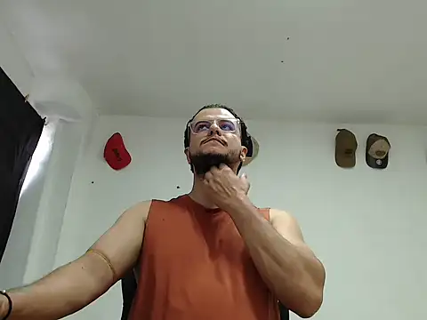 cloudsxxx online show from March 4, 1:28 pm