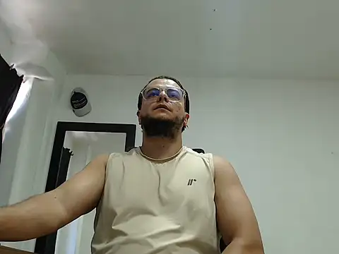 cloudsxxx online show from July 7, 4:44 pm