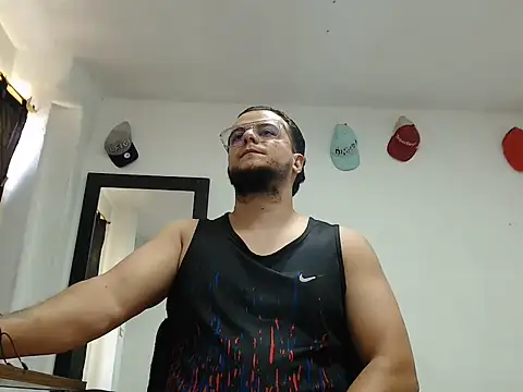 cloudsxxx online show from July 24, 1:53 pm