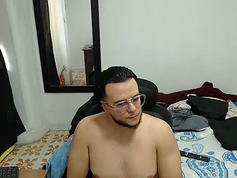 cloudsxxx online show from July 28, 6:20 pm