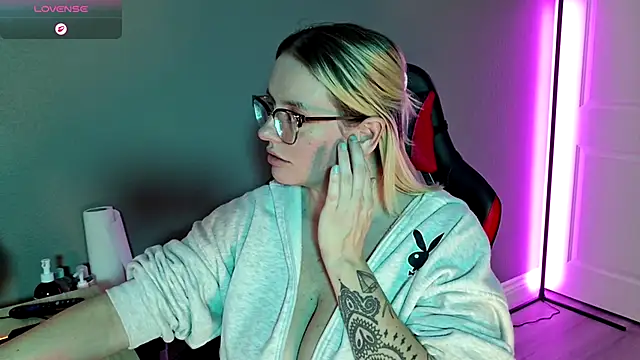 Charlies world online show from November 6, 9:26 pm