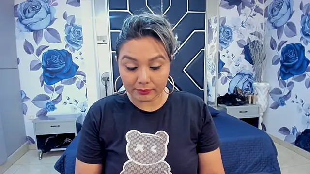 LatinaHoleQueen online show from September 17, 2:19 pm