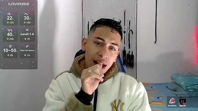 Snapshot of dylan_apol0 chatting on September 20, 3:18 am dylan apol0 online show from September 20, 3:18 am