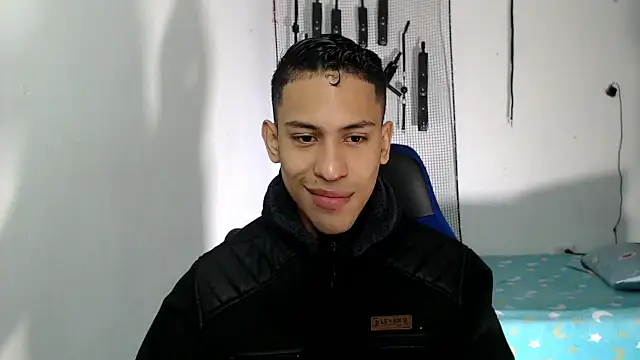 Snapshot of dylan_apol0 chatting on September 27, 4:39 am dylan apol0 online show from September 27, 4:39 am