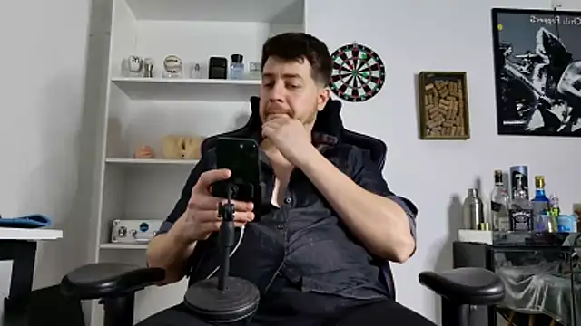 aaron nvk online show from November 28, 9:28 pm