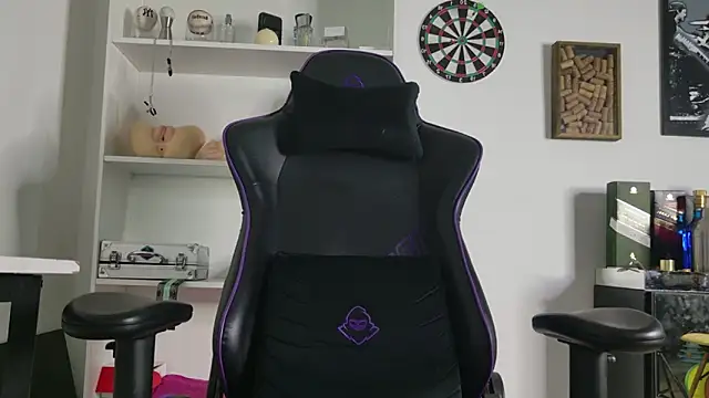 aaron nvk online show from March 4, 9:10 pm