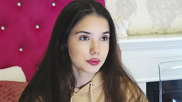 Snapshot of AlexisDevine chatting on May 16, 4:31 am AlexisDevine online show from May 16, 4:31 am