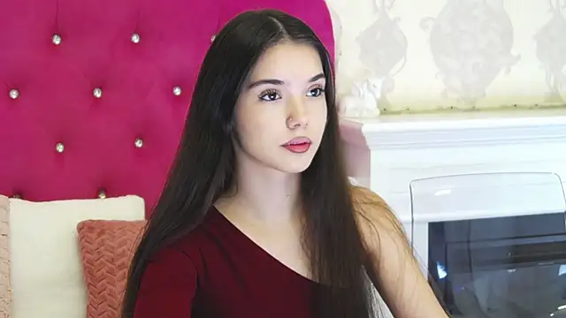 Snapshot of AlexisDevine chatting on June 19, 4:28 am AlexisDevine online show from June 19, 4:28 am