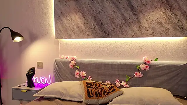 Snapshot of MilkMeSoftly chatting on July 23, 8:23 am MilkMeSoftly online show from July 23, 8:23 am