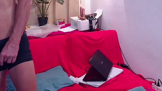 IvonneAndDom online show from June 25, 8:52 am