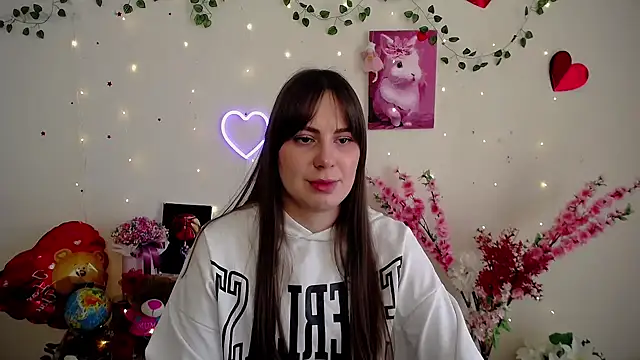 Amanda Bright  online show from March 5, 7:59 am