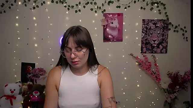 Amanda Bright  online show from July 28, 2:13 pm